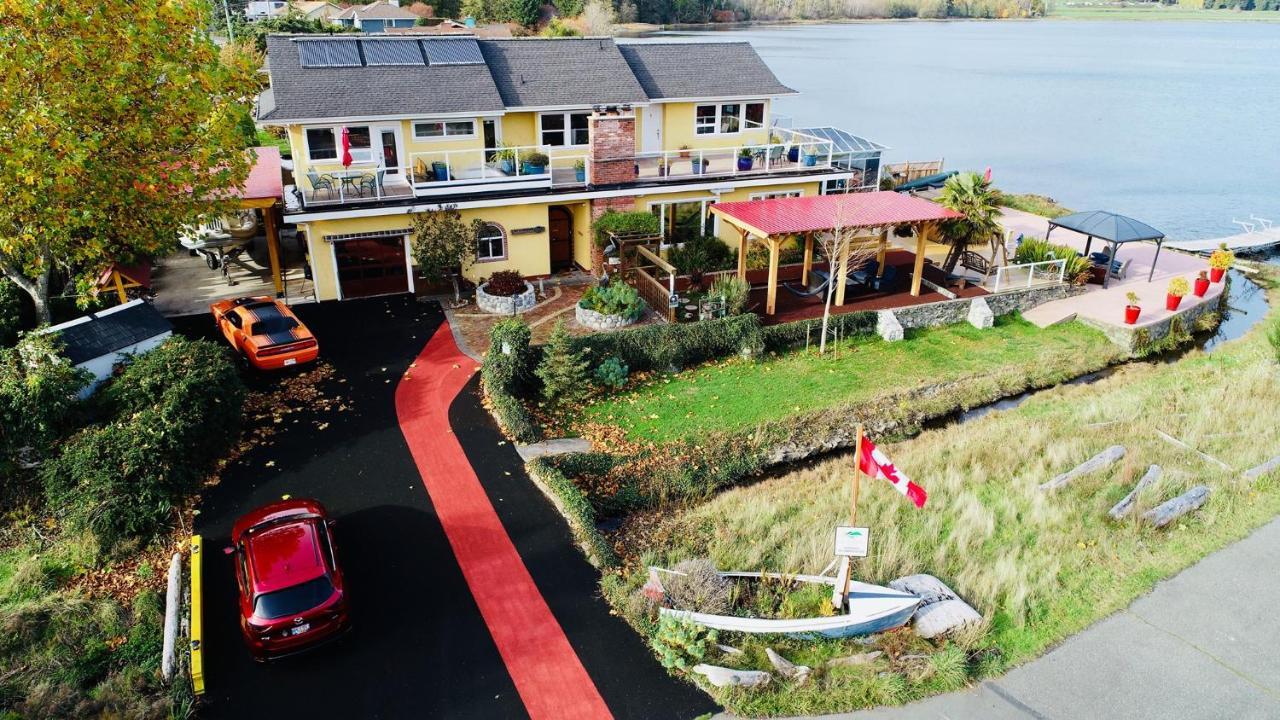 Birds Of A Feather Victoria Oceanfront Studio Suites Colwood Екстериор снимка