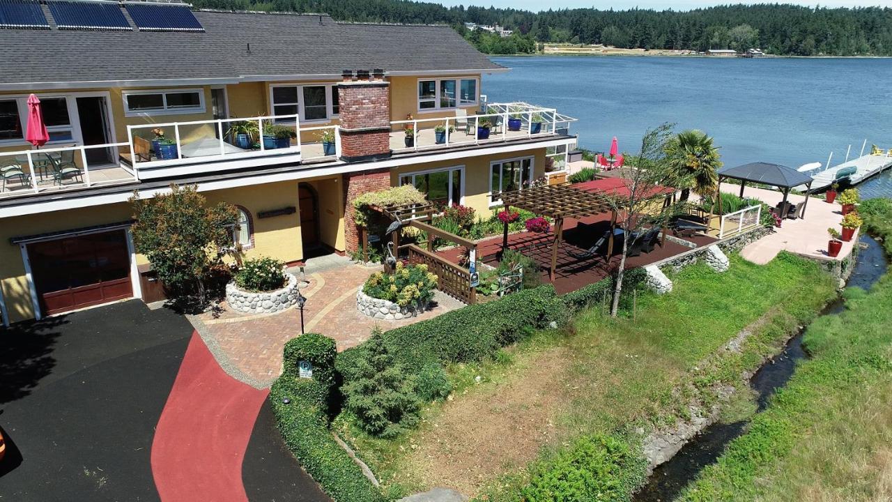 Birds Of A Feather Victoria Oceanfront Studio Suites Colwood Екстериор снимка