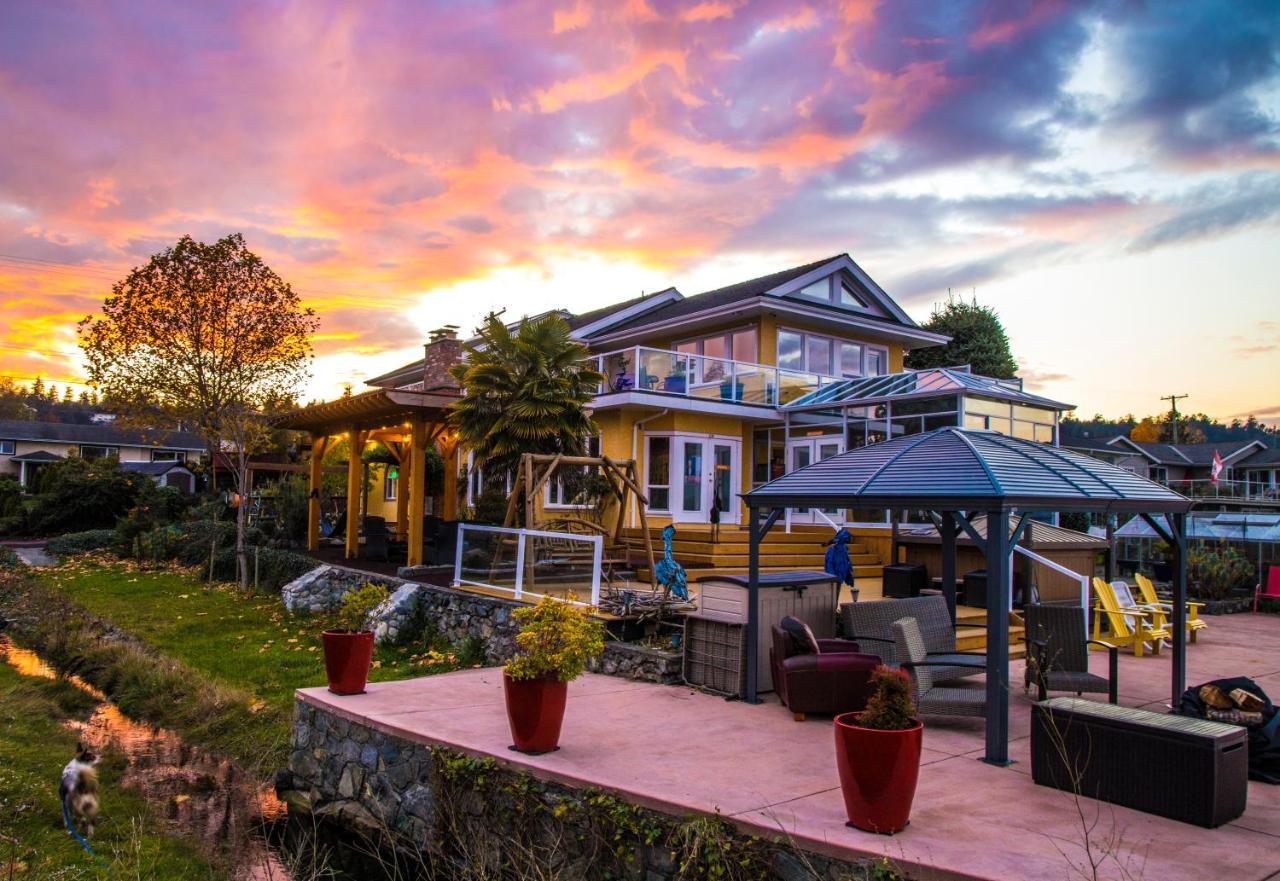 Birds Of A Feather Victoria Oceanfront Studio Suites Colwood Екстериор снимка