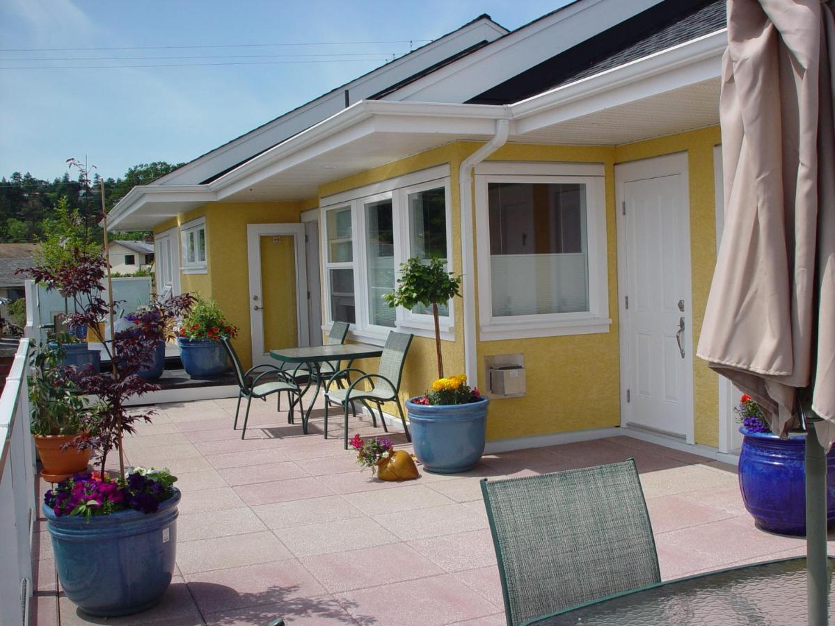 Birds Of A Feather Victoria Oceanfront Studio Suites Colwood Екстериор снимка