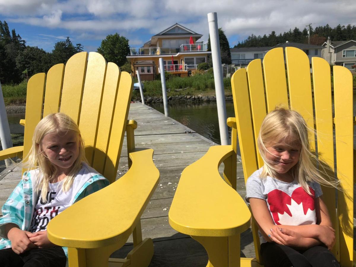Birds Of A Feather Victoria Oceanfront Studio Suites Colwood Екстериор снимка