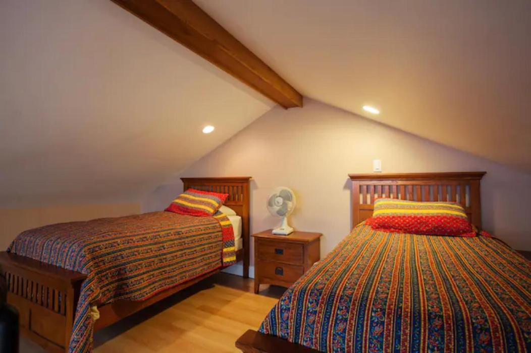 Birds Of A Feather Victoria Oceanfront Studio Suites Colwood Екстериор снимка