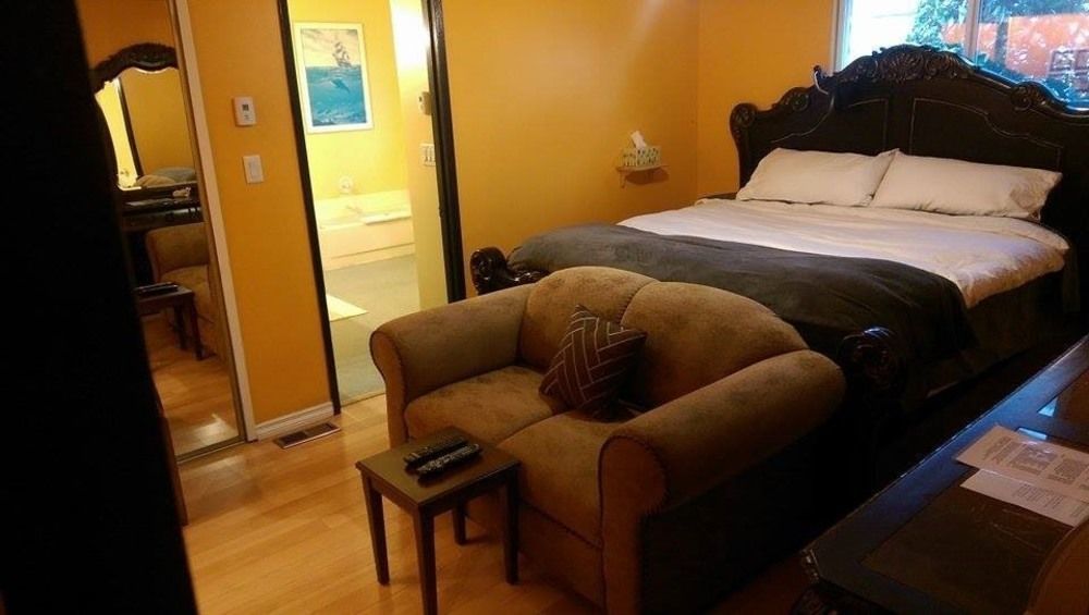 Birds Of A Feather Victoria Oceanfront Studio Suites Colwood Екстериор снимка