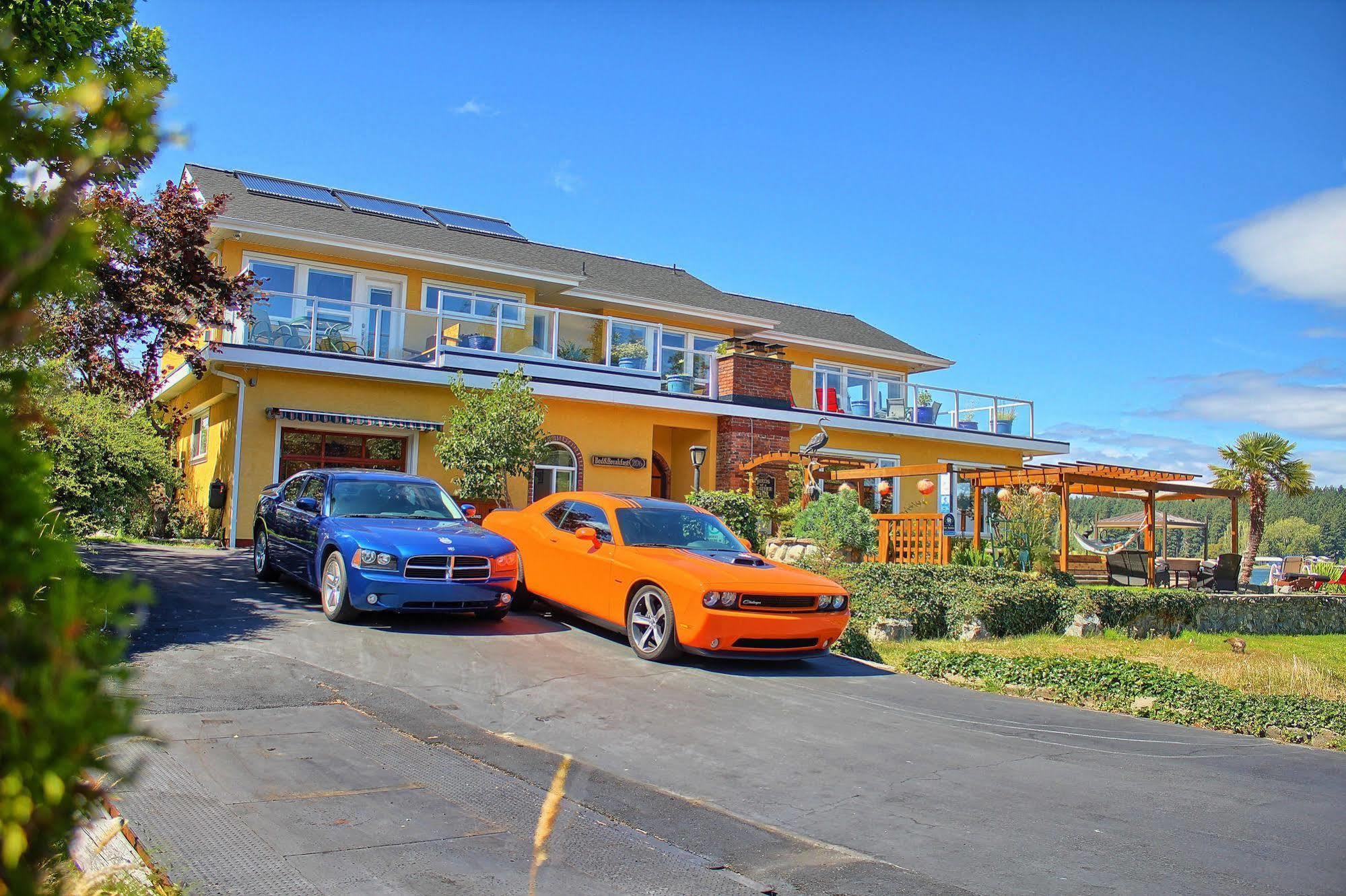 Birds Of A Feather Victoria Oceanfront Studio Suites Colwood Екстериор снимка
